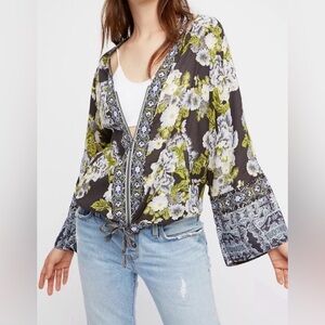 Free People Wildflower Cinched Zip Up Flare Sleeve Kimono size medium/ large